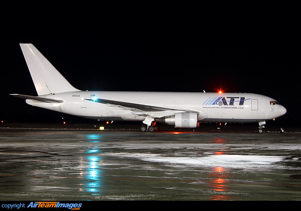 Boeing 767-223(F) Boeing 767-223(F)