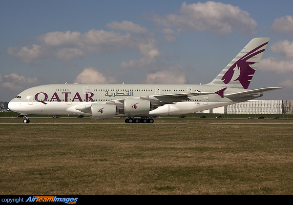 The first A380 for Qatar Airways, here on taxi tests. Airbus A380-861