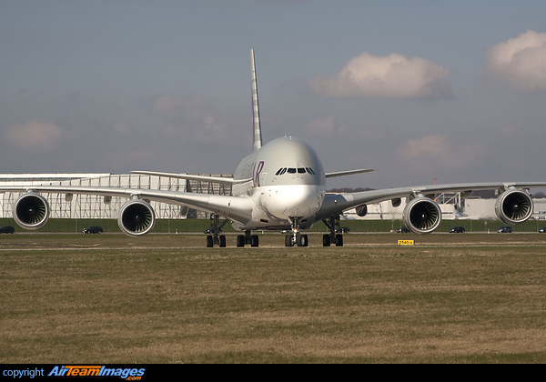 The first A380 for Qatar Airways, here on taxi tests. Airbus A380-861
