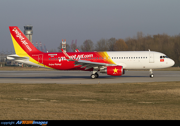 Airbus A320-214 Airbus A320-214