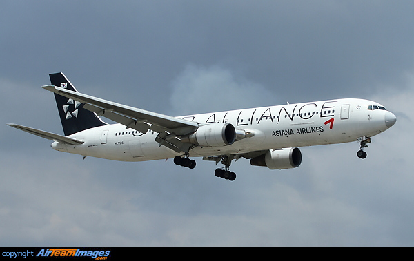 Boeing 767-38E Boeing 767-38E