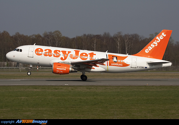 This A319 wears a Hamburg flag on the rear fuselage. EasyJet makes advertising for their new German hub. Airbus A319-111