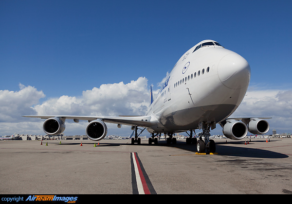 Boeing 747-830 Boeing 747-830