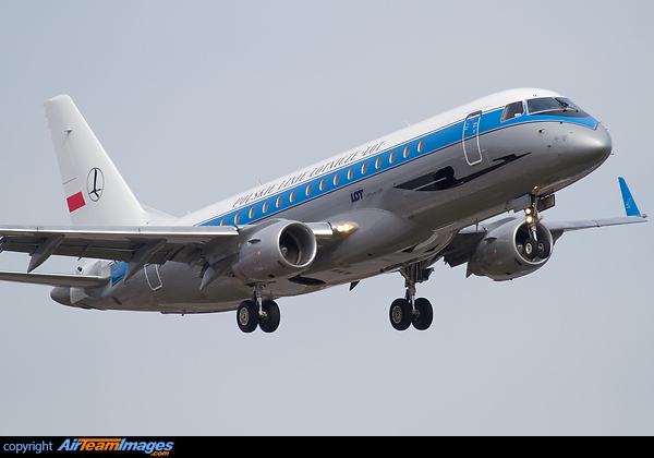 This year LOT is celebrating 85 years of flying. To commemorate this fact, SP-LIE was painted in retro colors, similar to these used between 1947-1973. Embraer ERJ-175LR