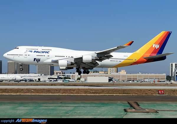 Boeing 747-412 Boeing 747-412