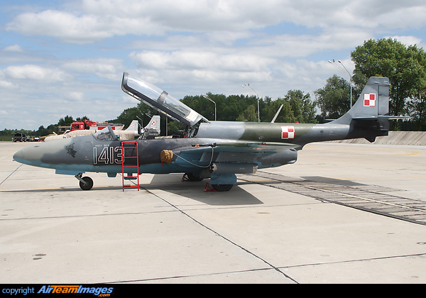 PZL-Mielec TS-11 Iskra PZL-Mielec TS-11 Iskra