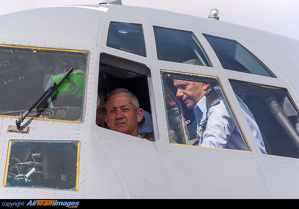 Chief of General Staff of the Israel Defense Forces Binyamin "Benny" Gantz and Major-General Amir Eshel in the cockpit of the C-130J 'Shimshon' Binyamin "Benny" Gantz