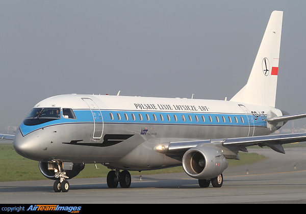 This year LOT is celebrating 85 years of flying. To commemorate this fact, SP-LIE was painted in retro colors, similar to these used between 1947-1973. Embraer ERJ-175LR