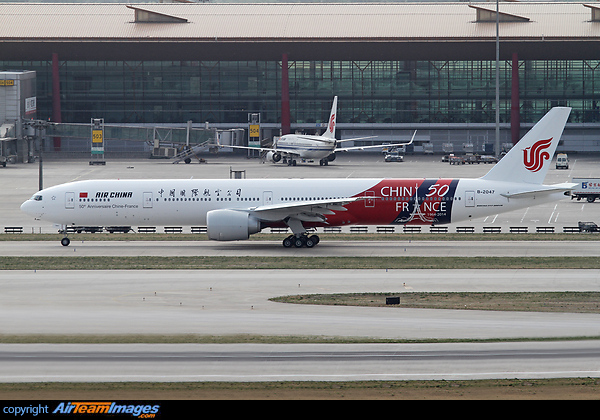 Boeing 777-39L/ER Boeing 777-39L/ER