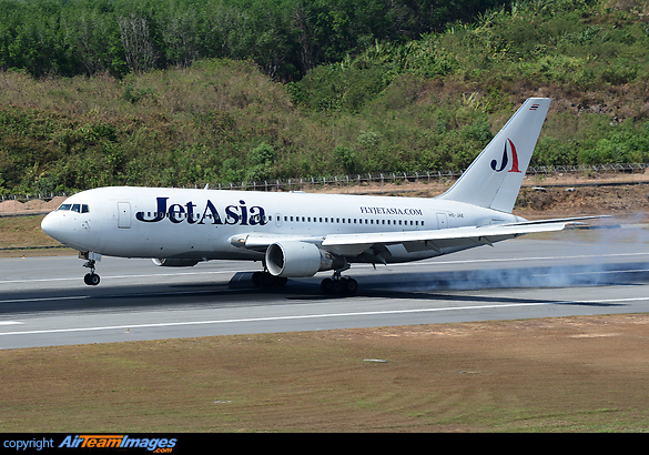 Boeing 767-233/ER Boeing 767-233/ER