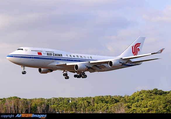 Boeing 747-4J6 Boeing 747-4J6