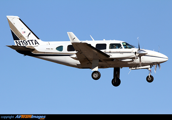 Piper PA-31-350 Panther Navajo Piper PA-31-350 Panther Navajo