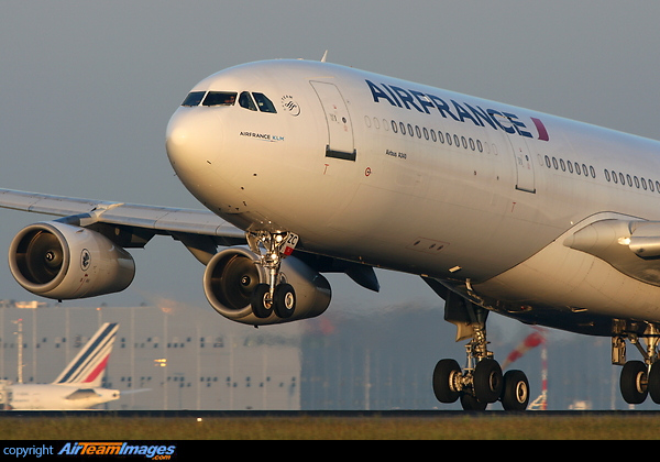 Airbus A340-312 Airbus A340-312