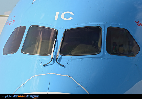 Cockpit windows on the Boeing 787 Dreamliner Boeing 787-8 Dreamliner