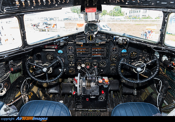 Cockpit of an airworthy DC-3. On display at ILA 2014. Douglas C47B Dakota 4 (DC-3)