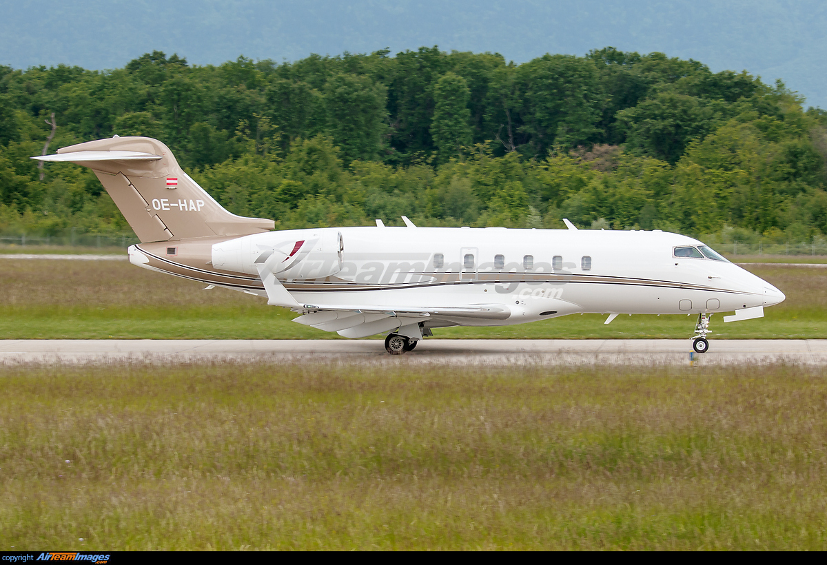 Bombardier Challenger 300 Large Preview