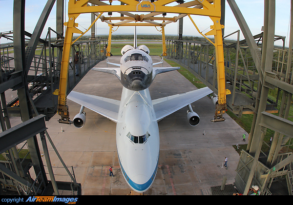 The space shuttle orbiter "Endeavour" and space shuttle carrier aircraft N905NA is moved back from the special Mate Demate Device used to couple the orbiter with the SCA. This was the final time that this process was done. "Endeavour" was flown to Los Angeles,California for her placement in the Califonia Science Center. Rockwell Space Shuttle
