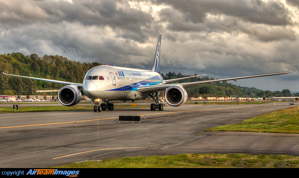 The first customer painted Boeing 787-9 Dreamliner preparing for a week's worth of test flights in the Caribbean.
She flies with the typical Boeing call sign of "Experimental 197" and uses the test registration N1792B until it at some point enters service as JA830A. Boeing 787-9 Dreamliner