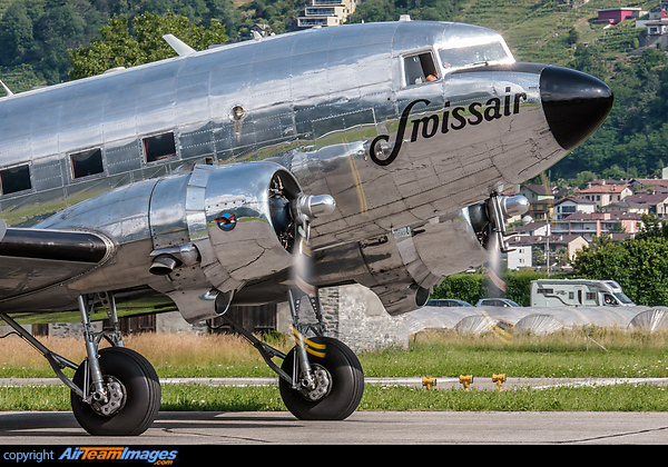 Celebrations of the 100 years of the Swiss Air Force south of the Alps and the 75 years of Locarno cantonal Airport. Douglas DC-3C