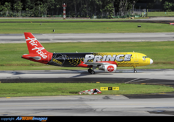 Airbus A320-216 Airbus A320-216