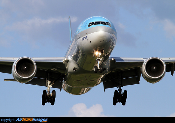 Boeing 777-2B5/ER Boeing 777-2B5/ER