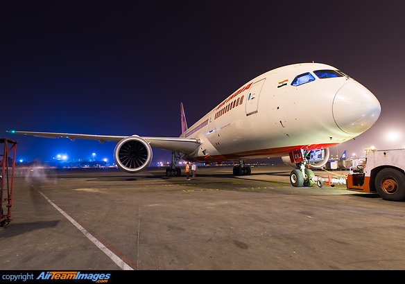 Boeing 787-8 Dreamliner Boeing 787-8 Dreamliner