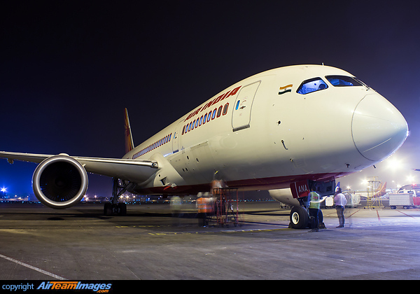 Boeing 787-8 Dreamliner Boeing 787-8 Dreamliner