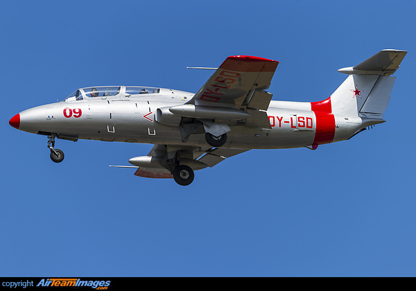 Aero L-29 Delfin Aero L-29 Delfin