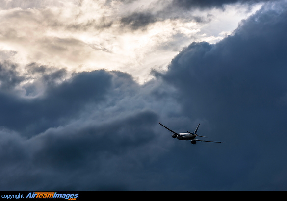 Boeing 777-381/ER Boeing 777-381/ER