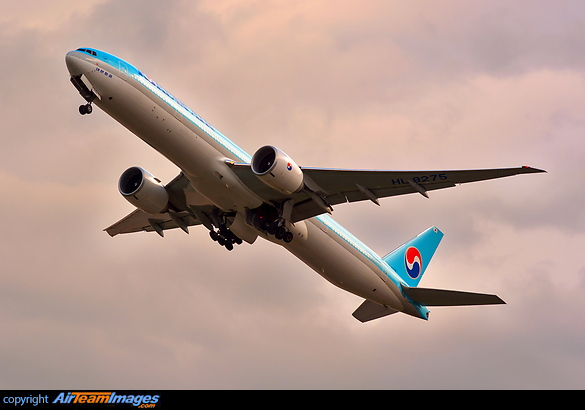 Boeing 777-3B5/ER Boeing 777-3B5/ER