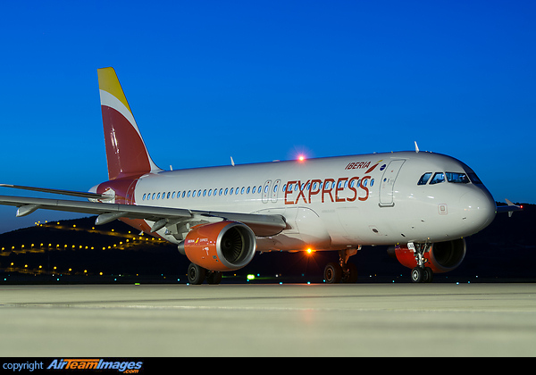 Airbus A320-216 Airbus A320-216
