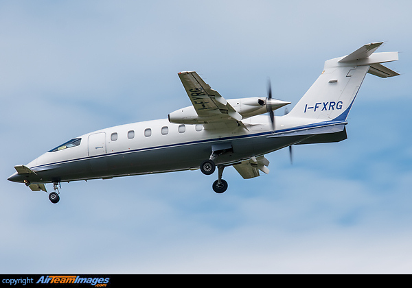 Piaggio P-180 Avanti II Piaggio P-180 Avanti II