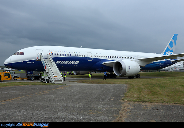 Boeing 787-9 Dreamliner Boeing 787-9 Dreamliner