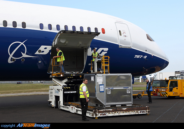 Boeing 787-9 Dreamliner Boeing 787-9 Dreamliner