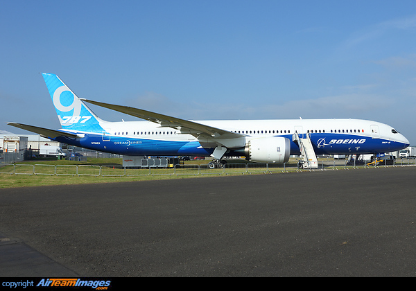 Boeing 787-9 Dreamliner Boeing 787-9 Dreamliner