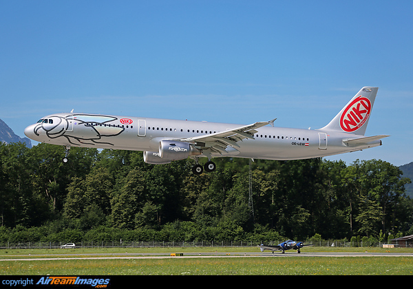 Airbus A321-211 Airbus A321-211