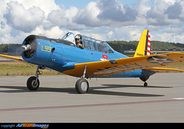 Vultee BT-13B Valiant Vultee BT-13B Valiant