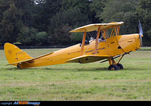 de Havilland DH82A Tiger Moth de Havilland DH82A Tiger Moth