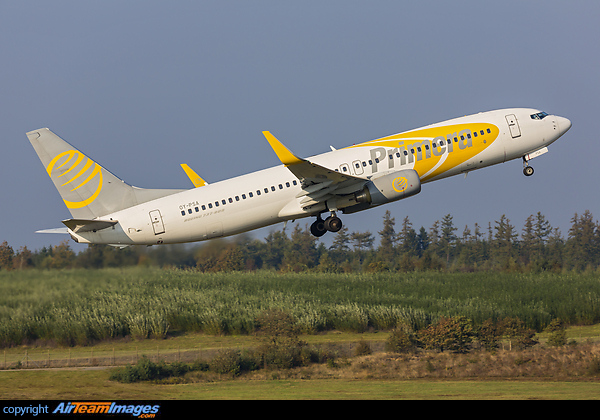 Boeing 737-8Q8 Boeing 737-8Q8