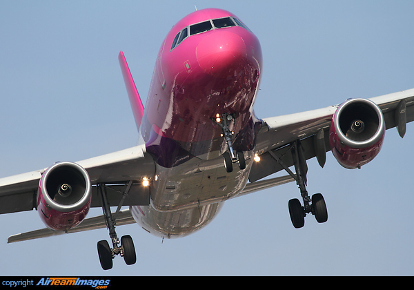 Airbus A320-232 Airbus A320-232
