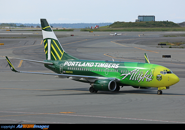 Special Portland Timbers scheme Boeing 737-790