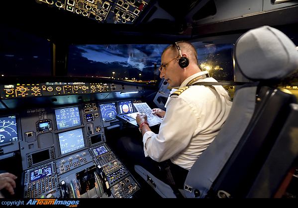 Airbus A320-232 Airbus A320-232