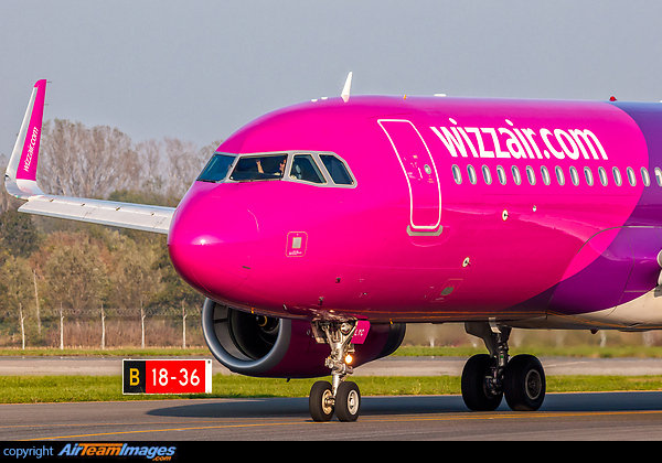 Airbus A320-232 Airbus A320-232