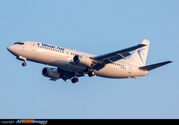 Operated by Meridiana Boeing 737-4C9
