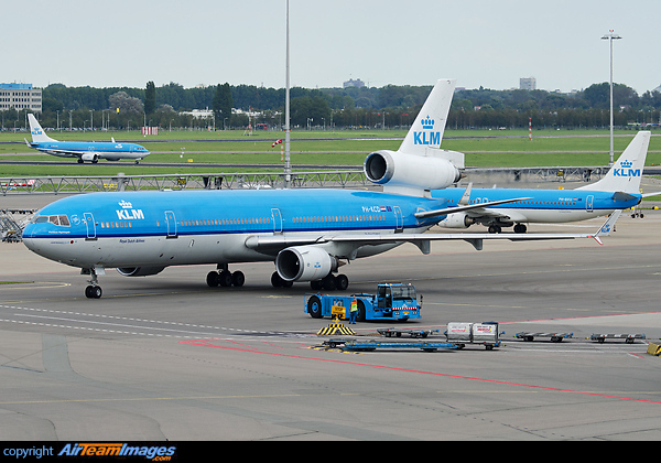 Thumbs up for Tri-jet, Goodbye to the last KLM MD-11! McDonnell Douglas MD-11