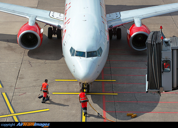 Airbus A320-212 Airbus A320-212