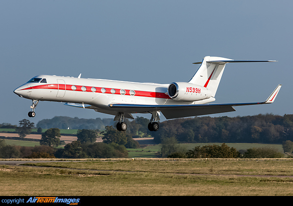 Honeywell's G550 arriving at London Luton from Larnaca, Cyprus. Gulfstream G550