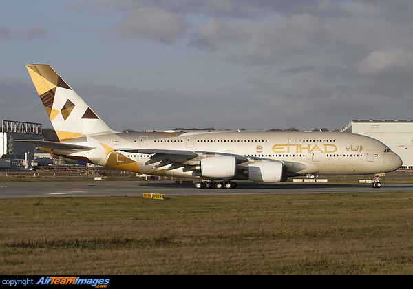 The first A380 of Etihad in full livery. Airbus A380-861