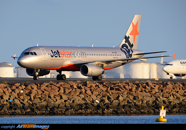 Airbus A320-232 Airbus A320-232