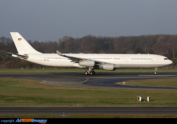 The German Government has unveiled what it says is the world's first dedicated medevac plane for Ebola patients. The Lufthansa Airbus A340-300 D-AIGZ has been equipped with an isolation unit, two airlocks, an air filtration system and a separate cabin where doctors can decontaminate their protective suits.
The Airbus A340-300 aircraft was refitted in cooperation with Lufthansa and the country's Robert Koch Institute for infectious diseases. Airbus A340-313X
